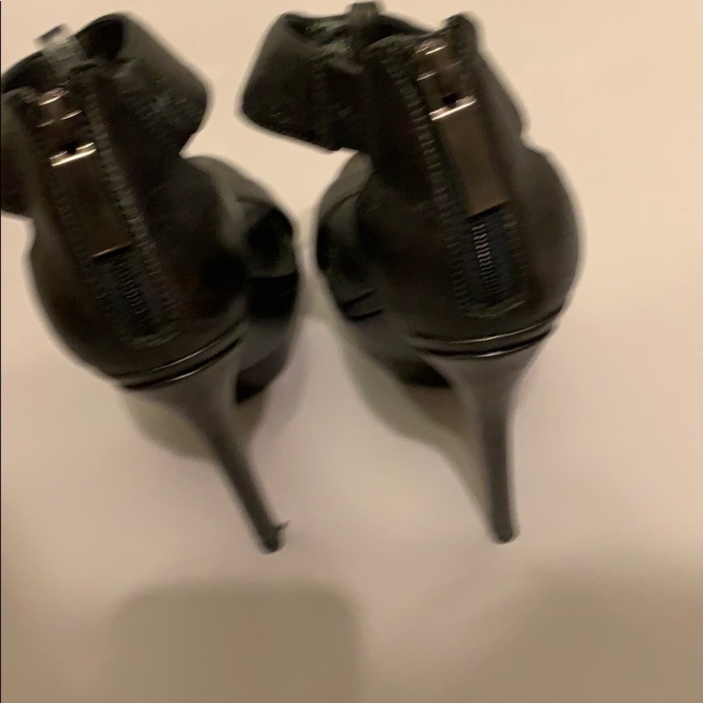 Rachel Zoe Shiny Black Platform Sandals - Picture 6 of 8